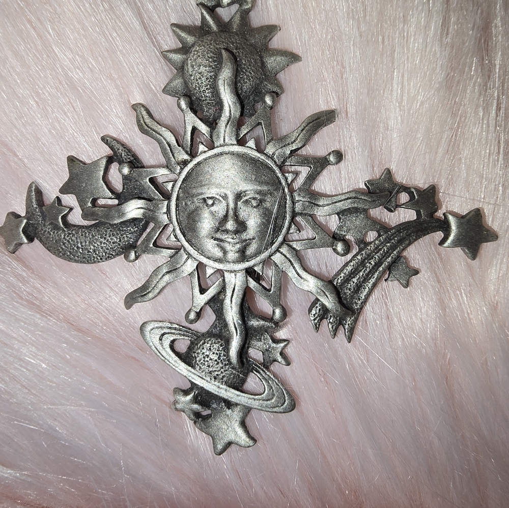 Sun Brooch/Pin - Picture 3 of 3